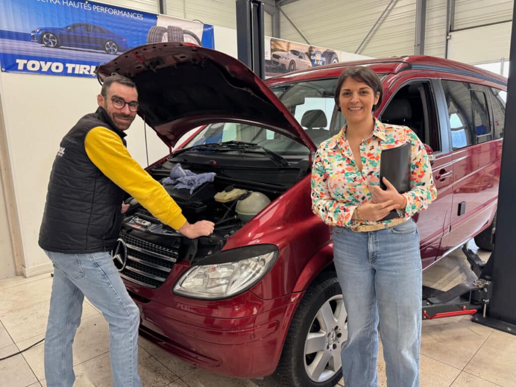 Coralie Gautronneau et Thomas Marsault, gérants du garage Adapt’Auto 79 à Bressuire.
